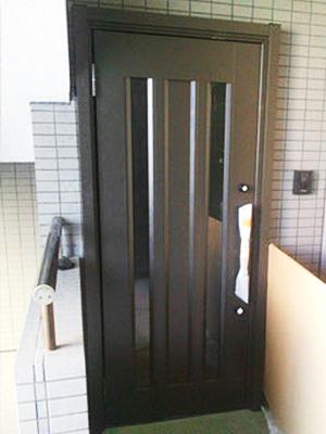玄関ドアリフォーム
